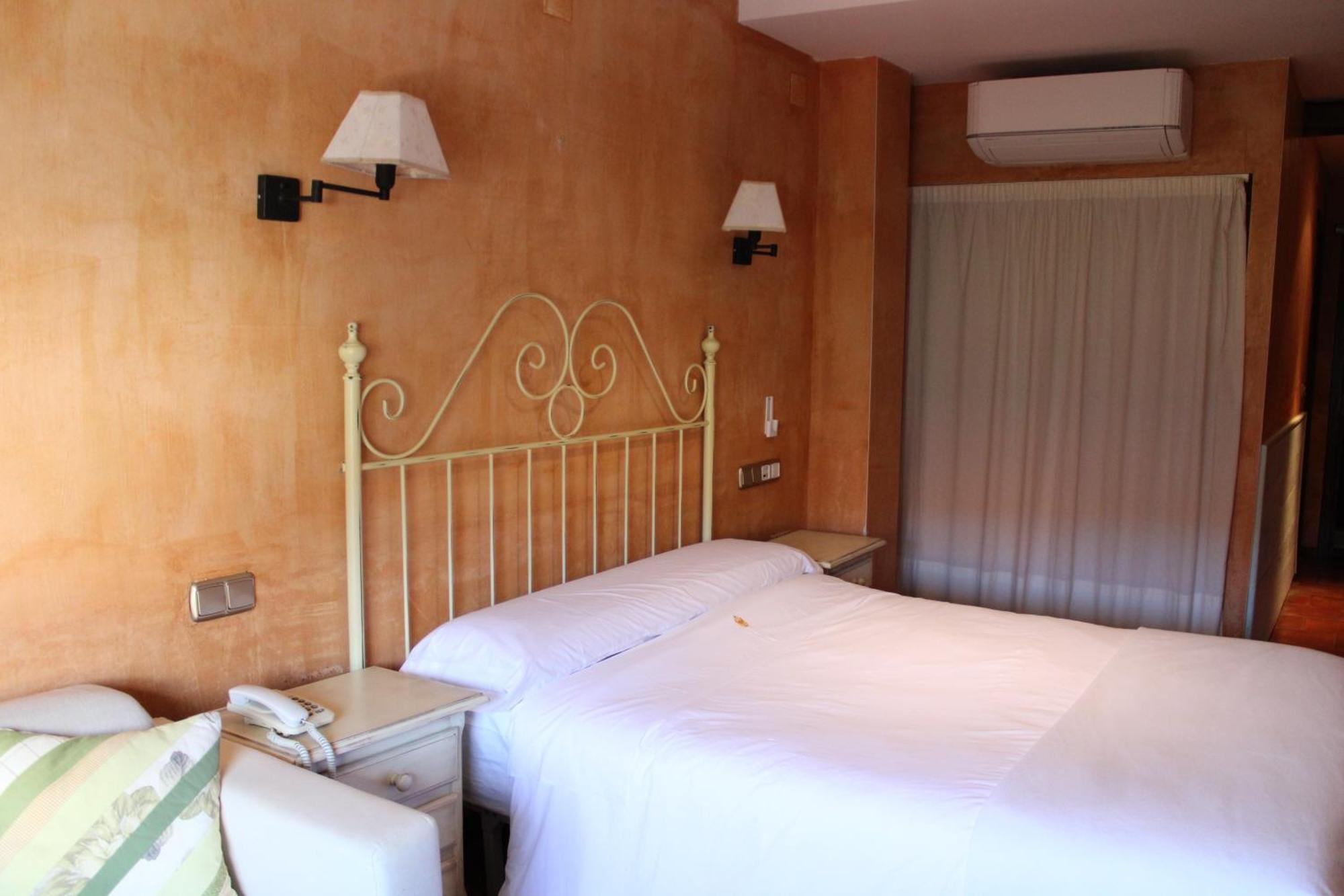 Hotel Rural Carlos I Garganta la Olla Eksteriør bilde